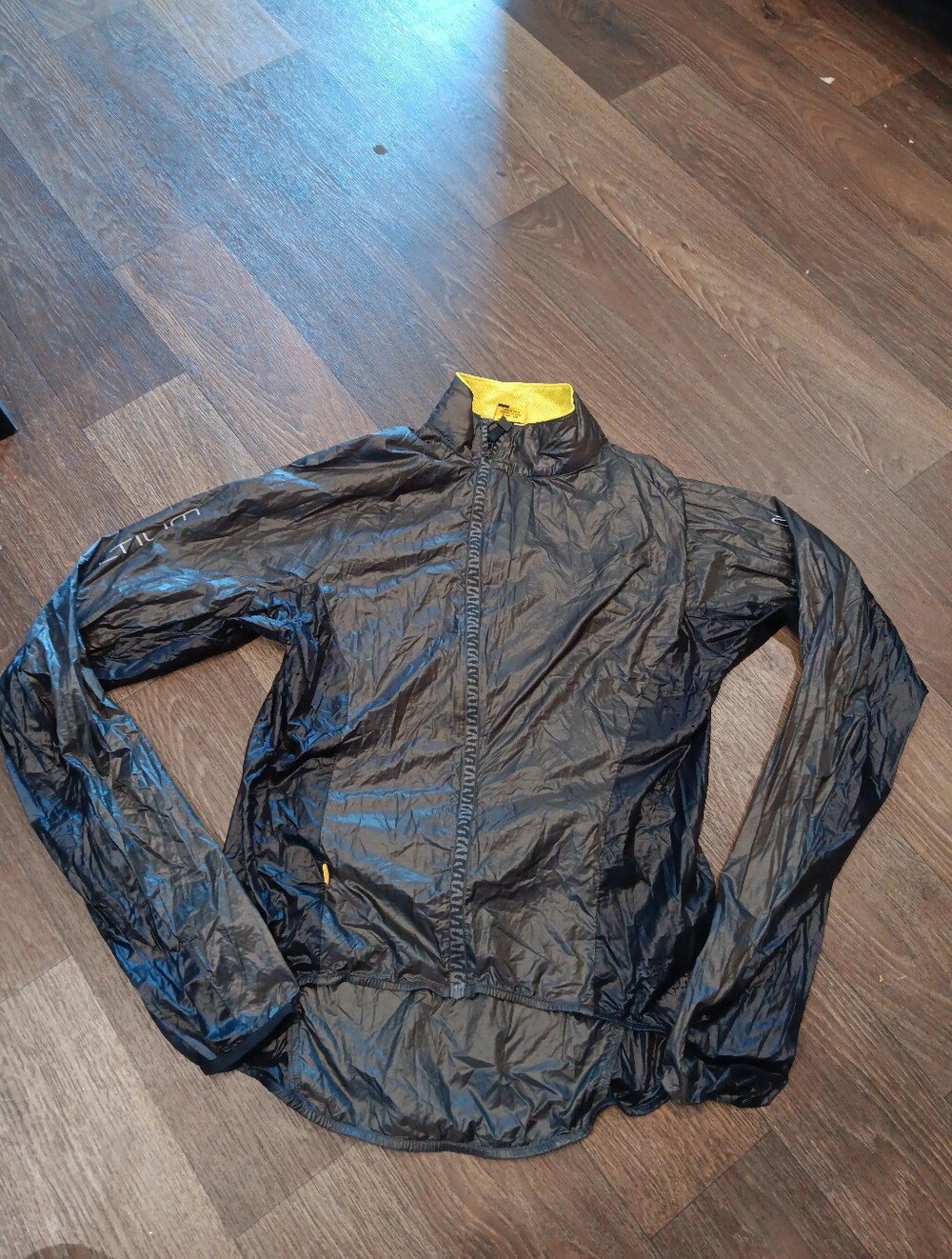 Mavic Jacket sz M Altium Cycling Lightweight Wind Rain Ride Black Yellow